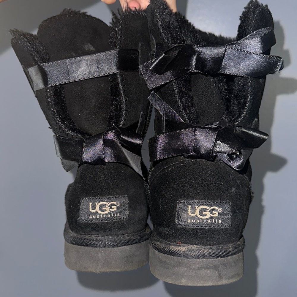 black uggs size 7
